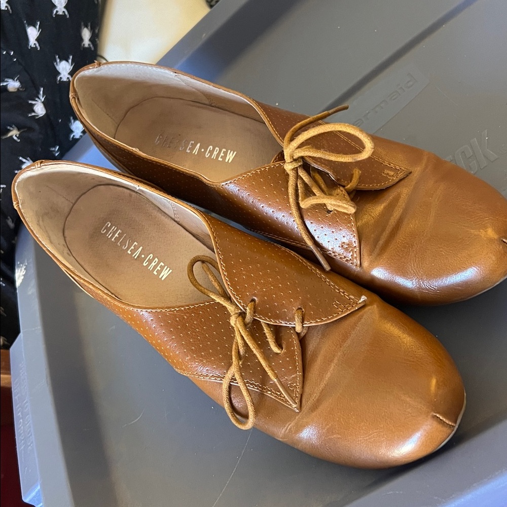 Chelsea Crew Tan Leather Lace-Up Shoes